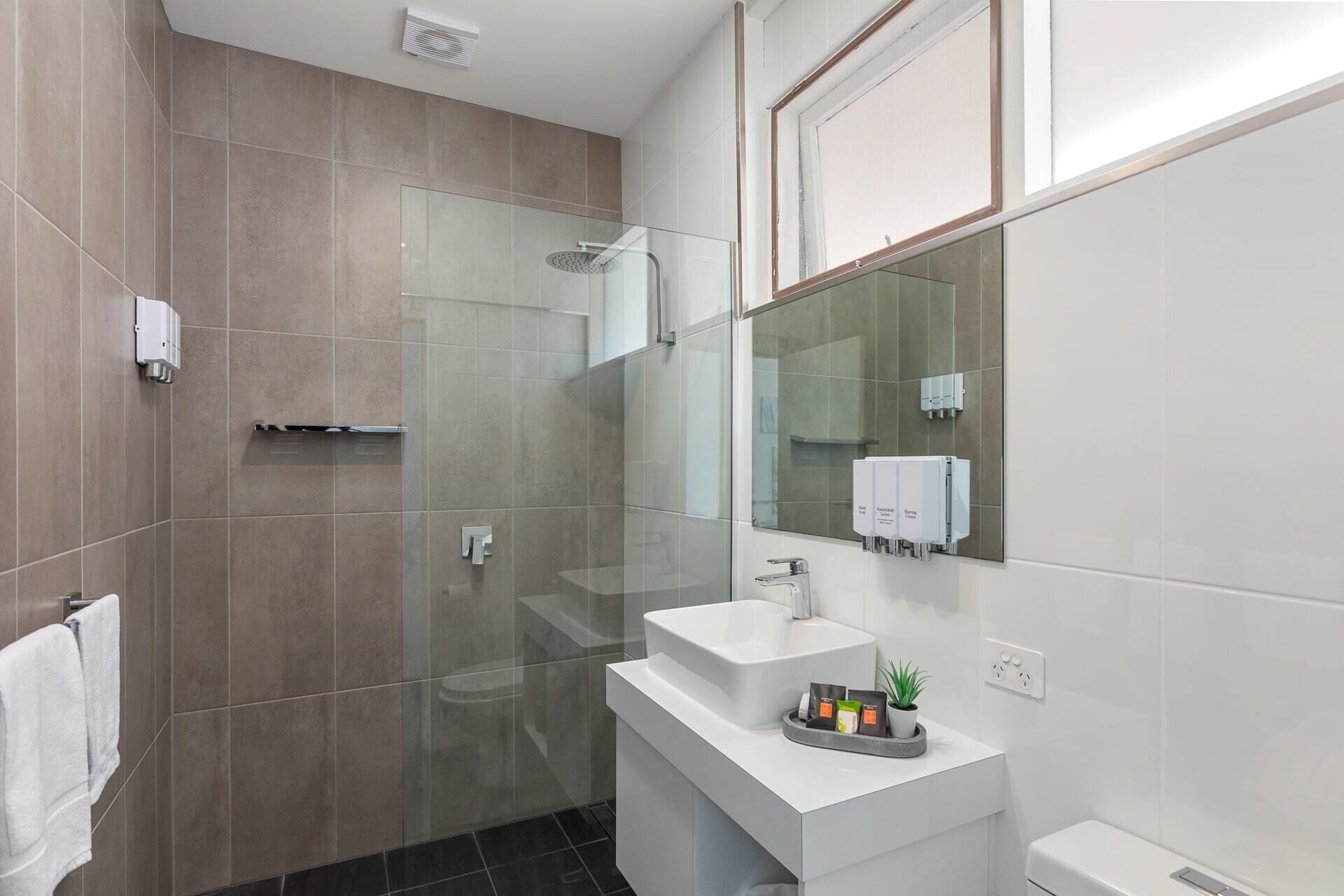 Superior Twin kamer | Badkamer | Een bad/douchecombinatie, een bubbelbad, gratis toiletartikelen