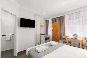 Phòng Superior, 1 giường cỡ queen | 2 phòng ngủ, bộ đồ giường cao cấp, trang trí khác biệt 