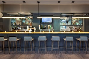 Serves dinner and happy hour - Fort Lauderdale Marriott North (Fort Lauderdale)