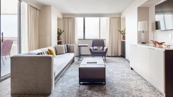 Suite, 1 Bedroom | Living area
