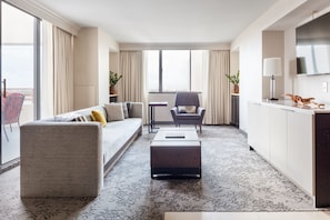 Suite, 1 Bedroom | Living area