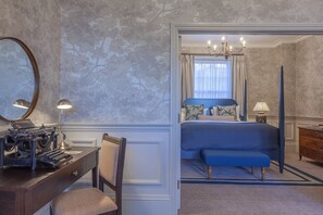 Suite (Georgian Suite) | Sala d'estar | Televisor de pantalla plana de 41 polzades amb canals digitals 