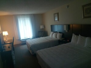 Ferros/tábuas de passar roupa, Wi-Fi de cortesia, roupa de cama