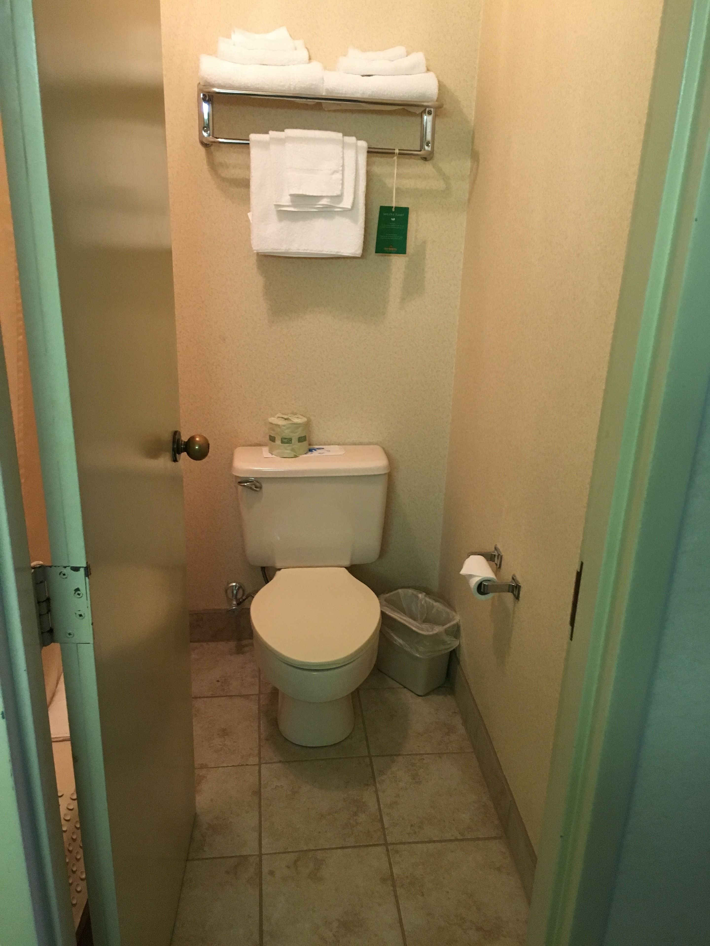 combined shower/bathtub, eco-friendly toiletries, hair dryer, towels