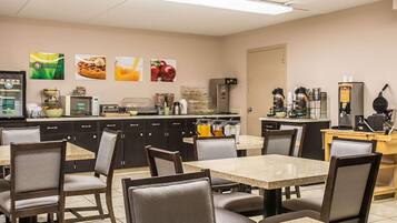 Gratis frukost med självservering varje dag