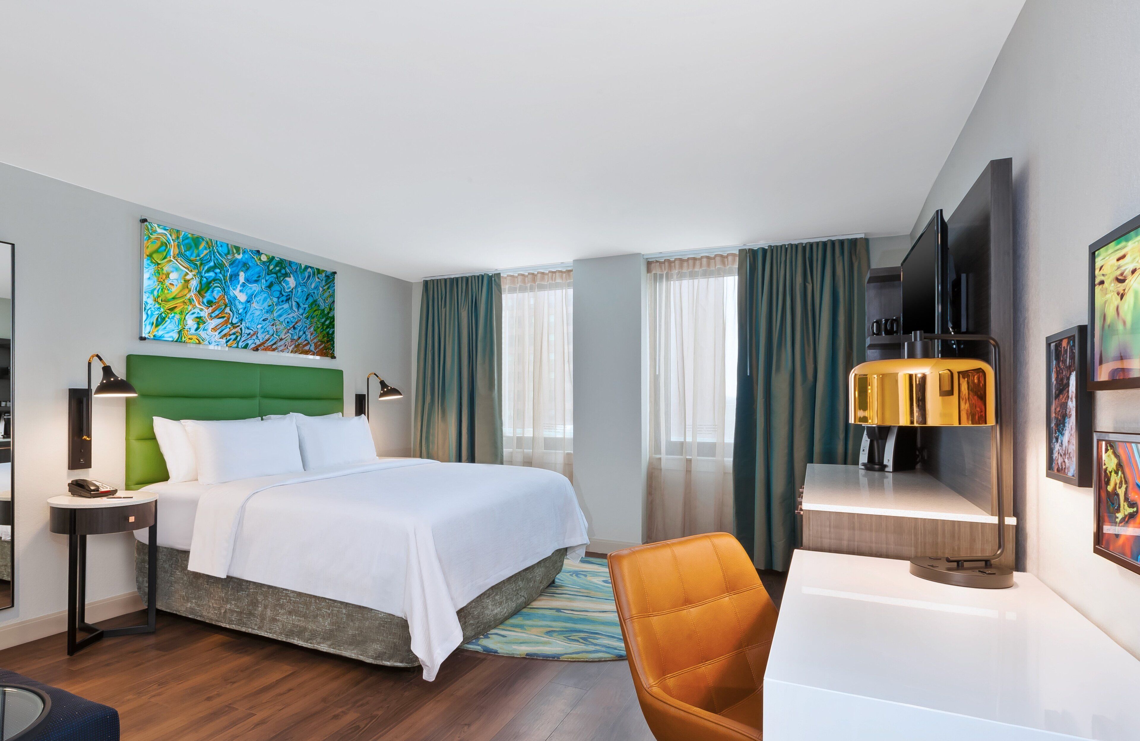 premium bedding, in-room safe, desk, laptop workspace