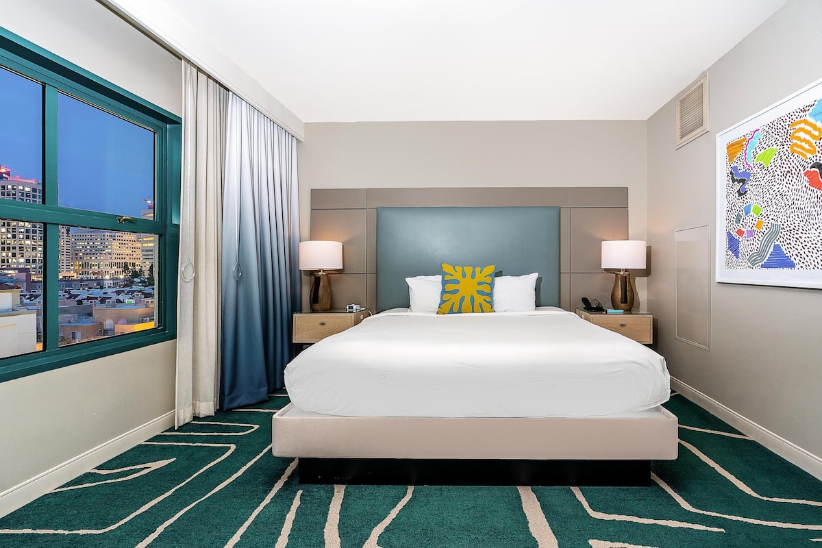 Suite, 1 King Bed with Sofa bed, City View