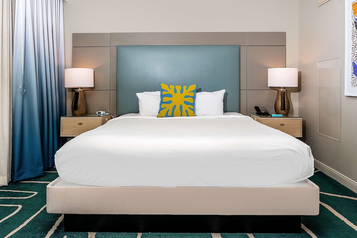 1 bedroom, premium bedding, down comforters, pillowtop beds