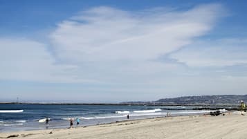 Surfing/boogie boarding