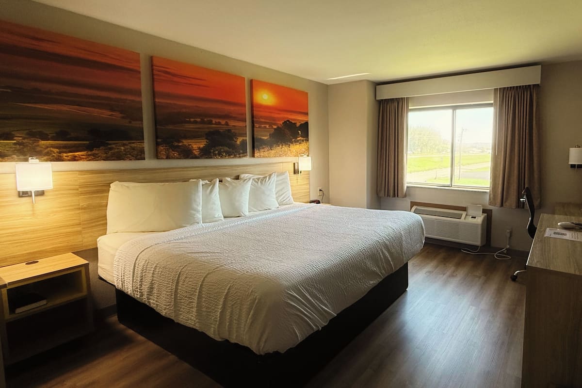 In-room safe, desk, cribs/infant beds, rollaway beds