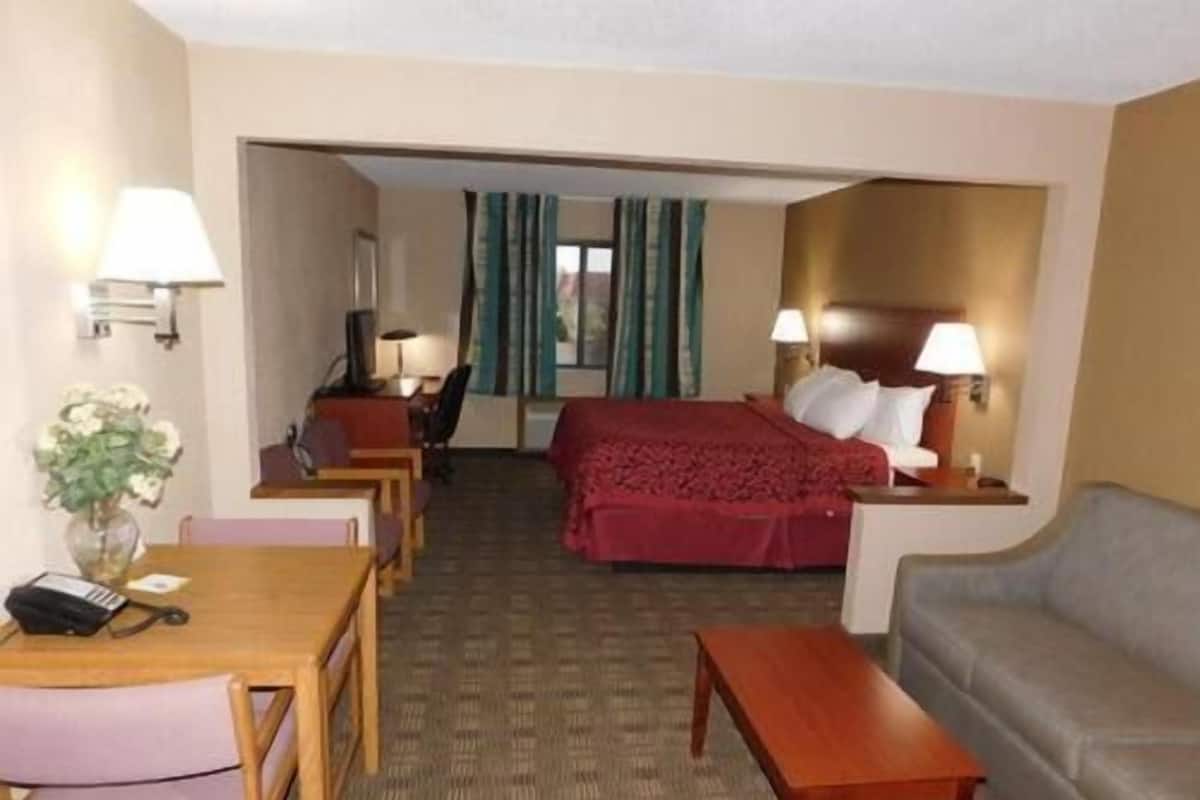 In-room safe, desk, cribs/infant beds, rollaway beds