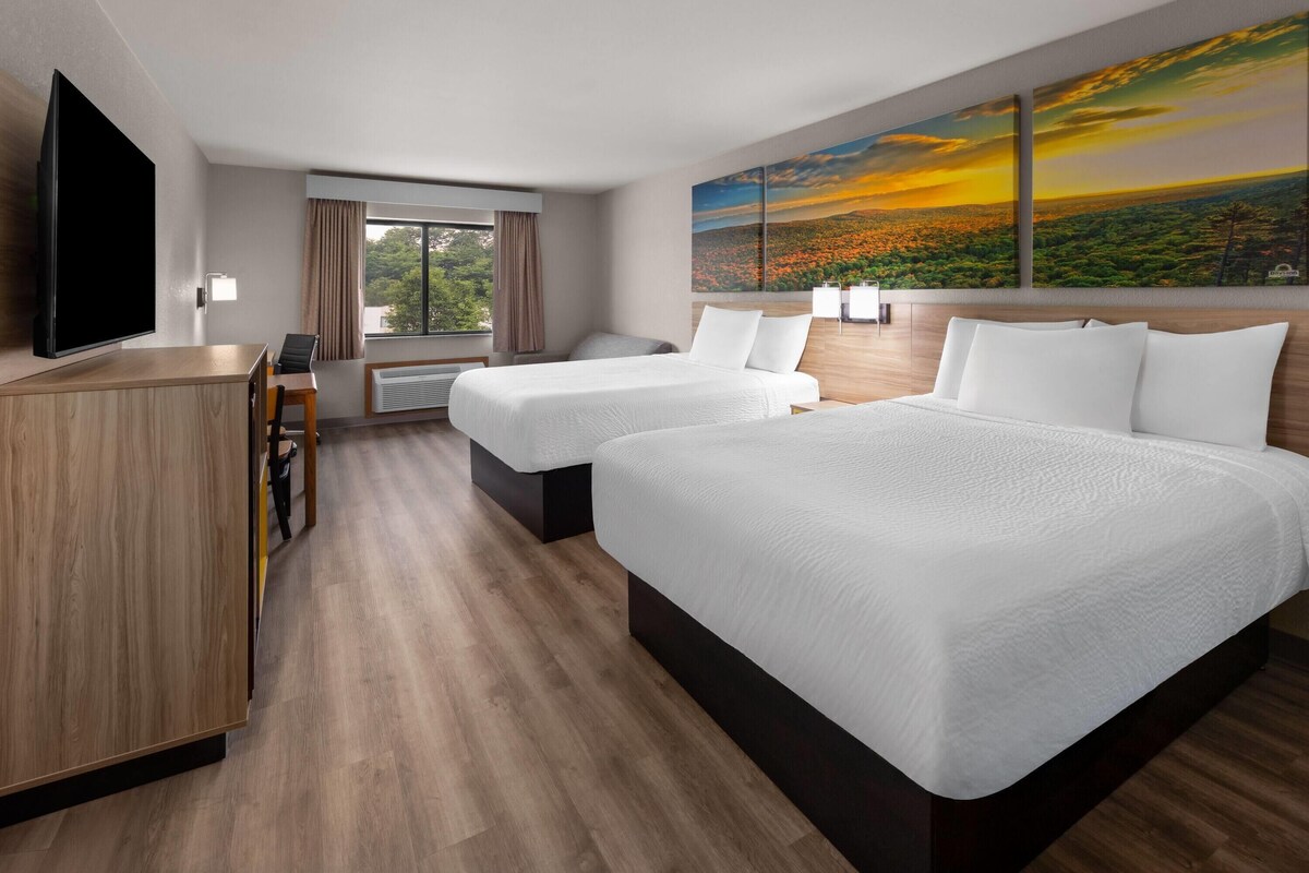 Deluxe Room, 2 Queen Beds, Non Smoking | In-room safe, desk, cribs (surcharge), rollaway beds (surcharge)