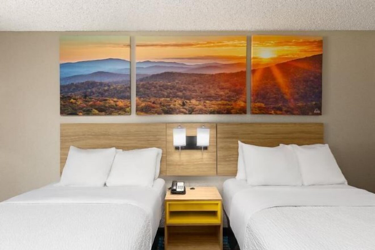 In-room safe, desk, laptop workspace, iron/ironing board