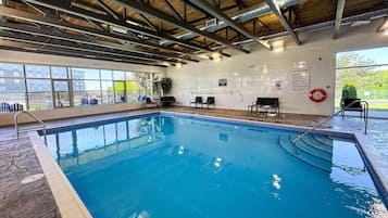 Una piscina cubierta