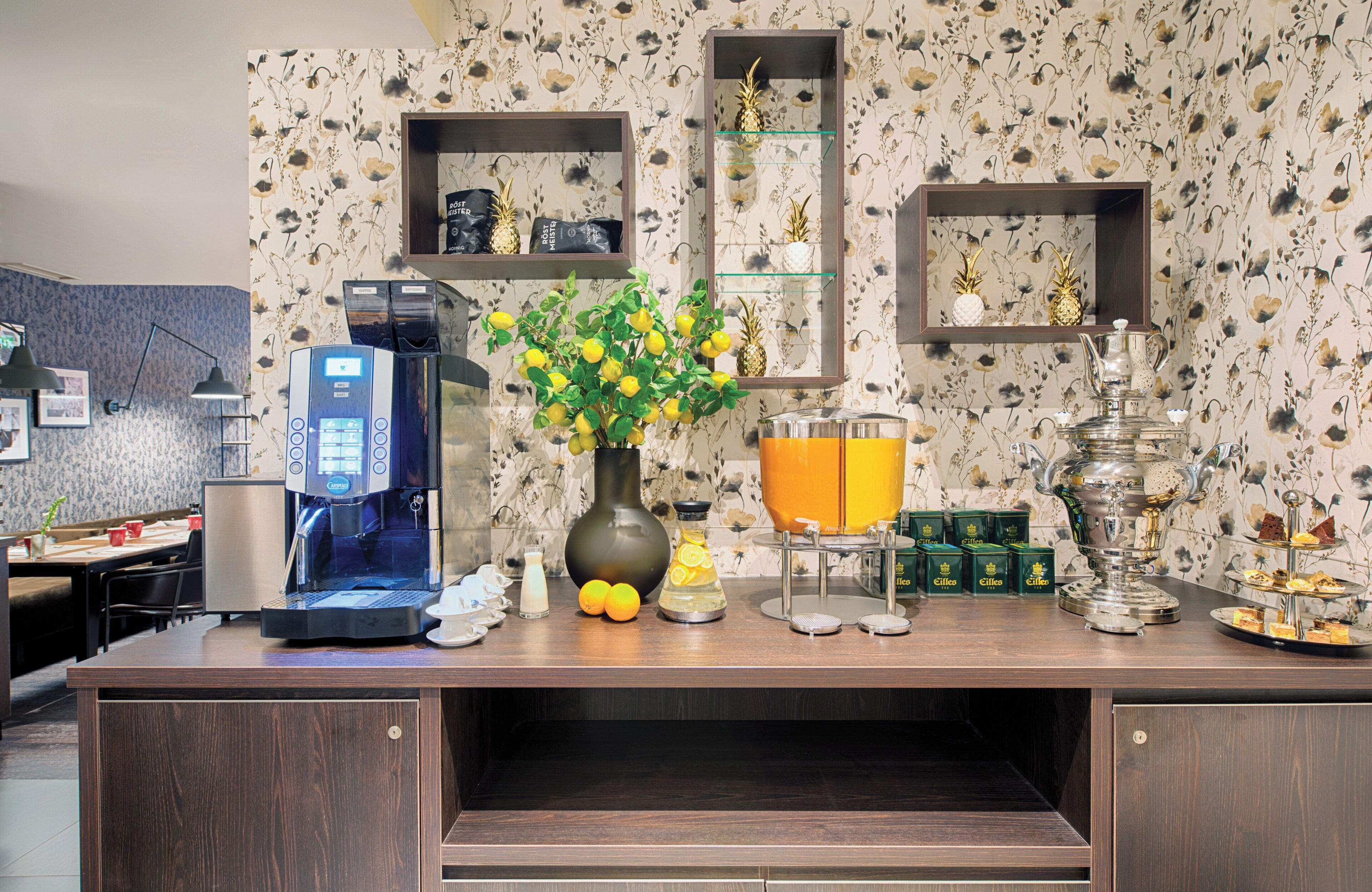 daily to-go breakfast (eur 17 per person)