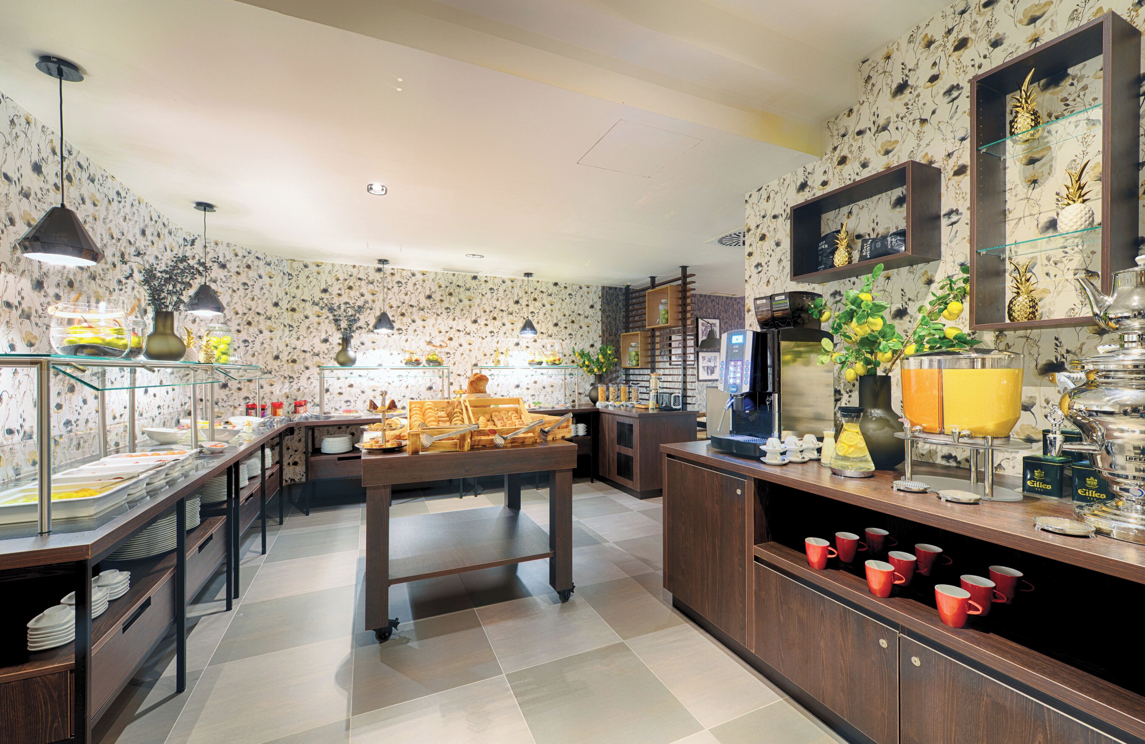 daily to-go breakfast (eur 17 per person)