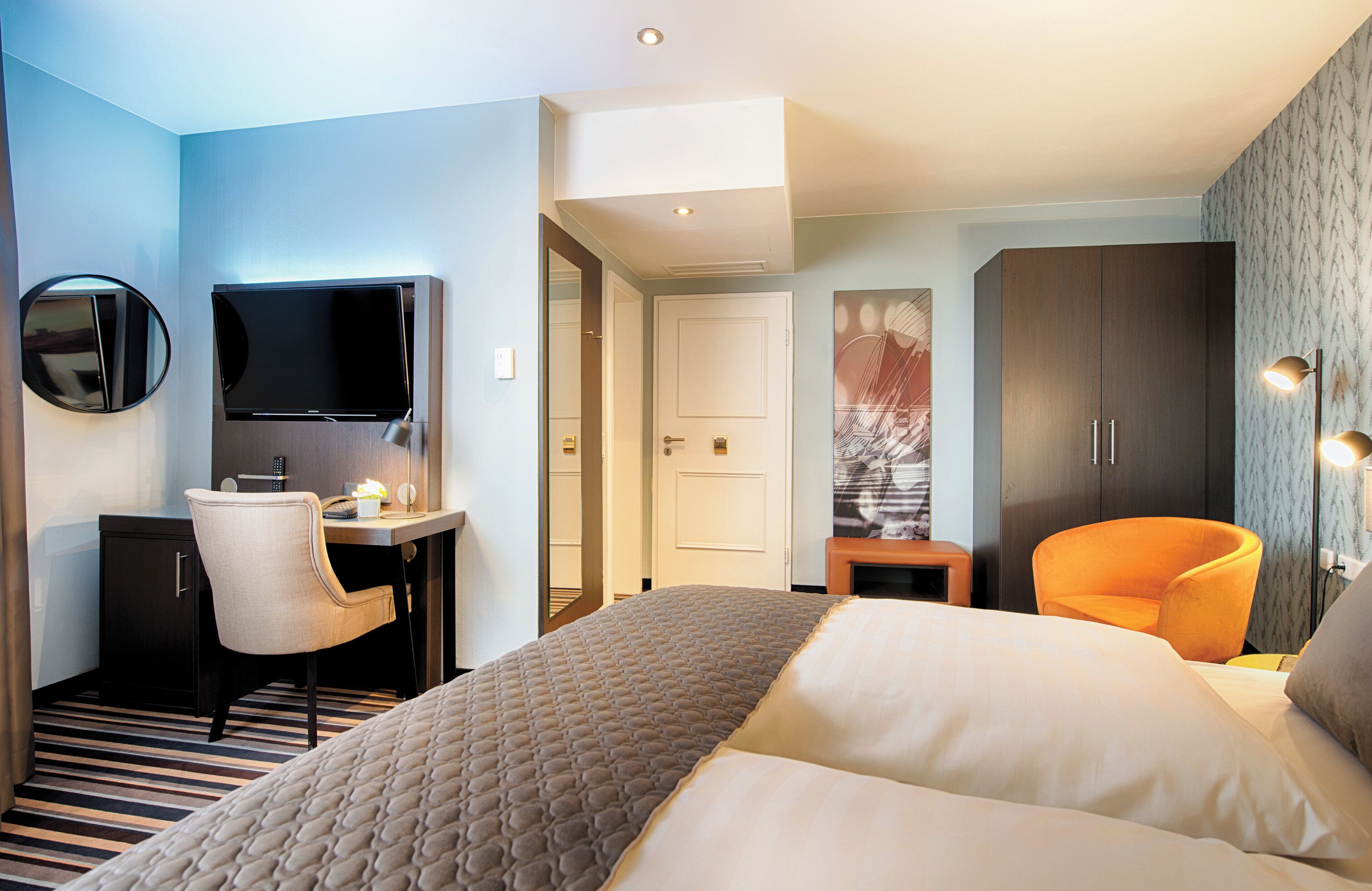 superior room | minibar, in-room safe, desk, free wifi