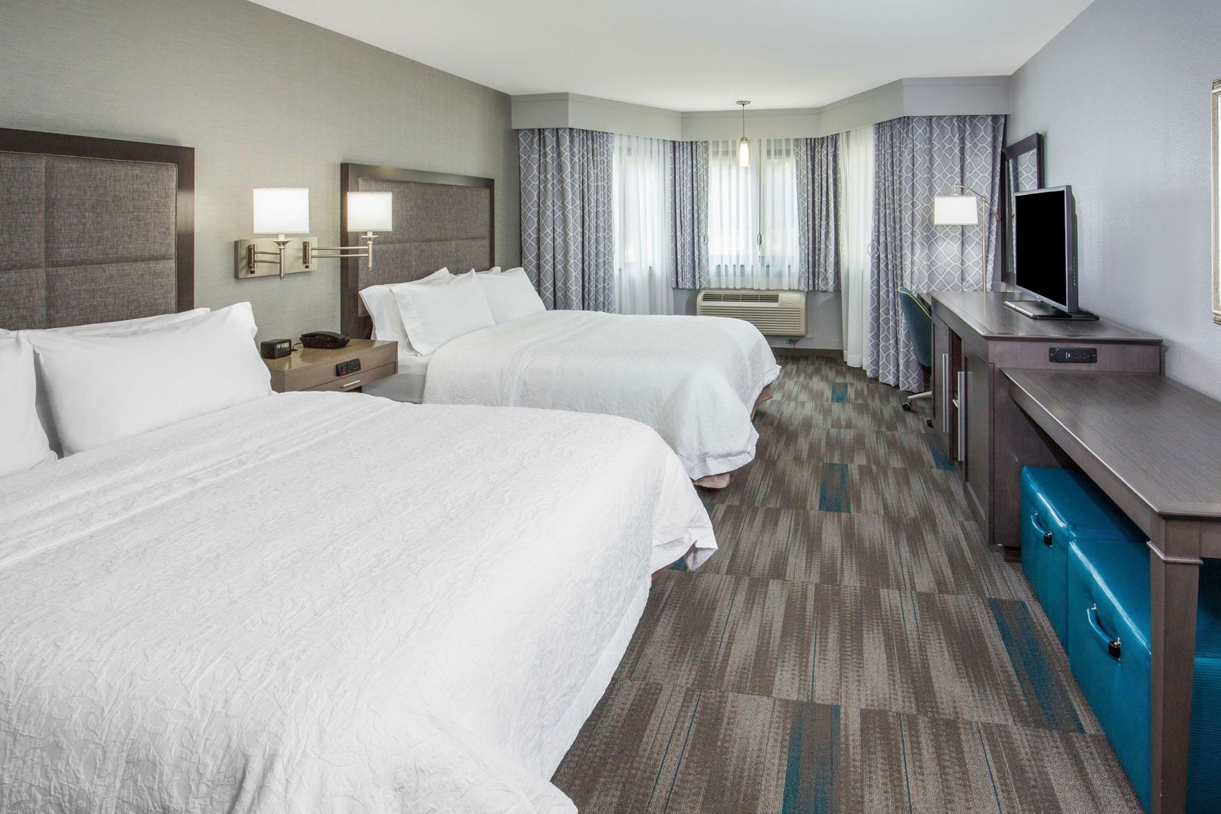 Premium bedding, in-room safe, desk, blackout drapes