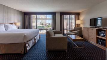 Standard Room, 1 King Bed, Accessible (Communications, Accessible Tub) | Premium bedding, pillowtop beds, in-room safe, desk