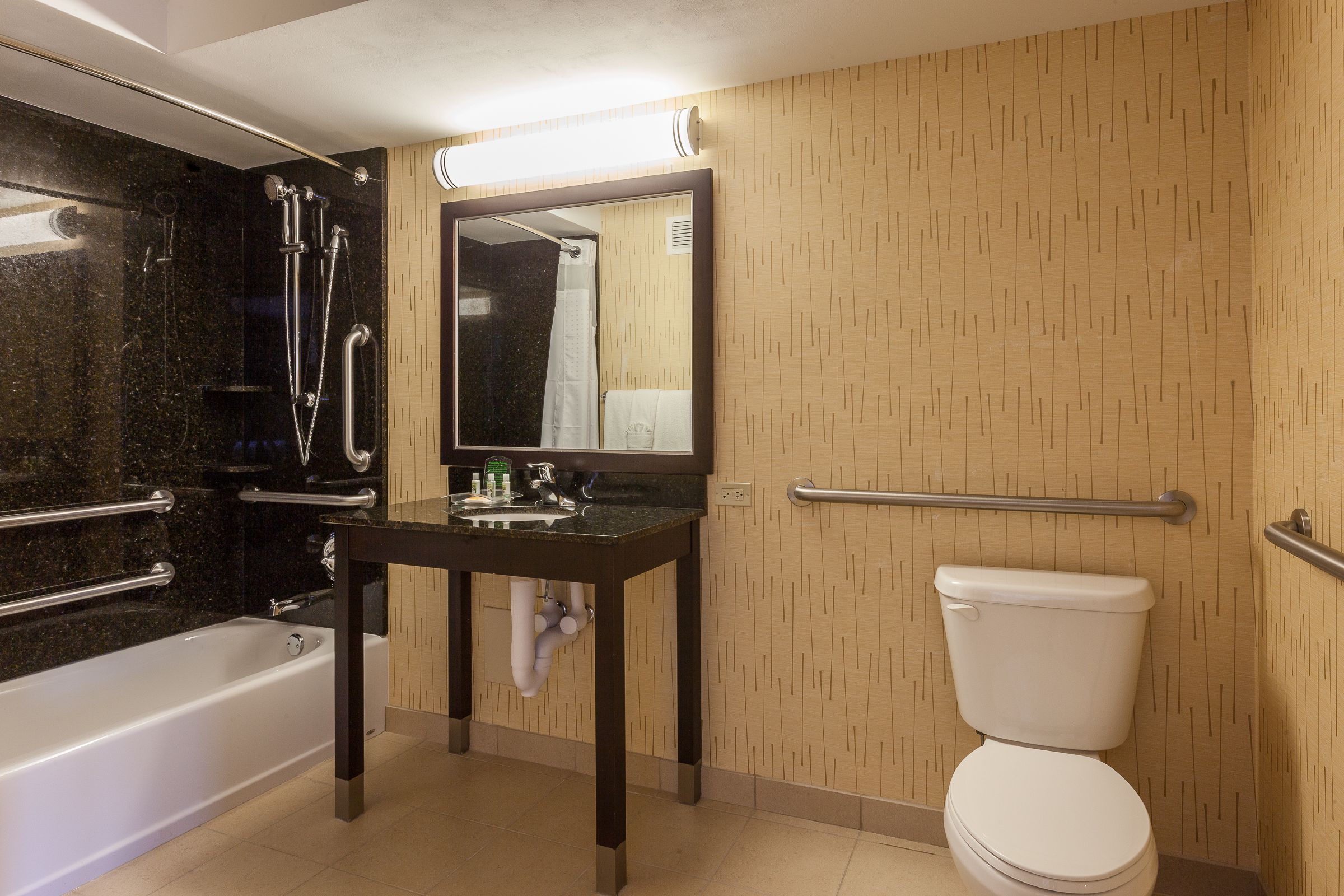 Photo - Holiday Inn Chicago North-Evanston by IHG