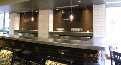Holiday Inn Chicago North-Evanston by IHG