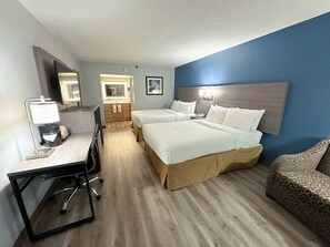 客房, 2 张双人床, 无烟房 | 办公桌、笔记本电脑工作区、遮光窗帘、熨斗/熨衣板