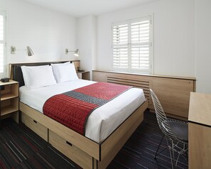 Premium bedding, in-room safe, desk, blackout drapes - Pod 51 (New York)