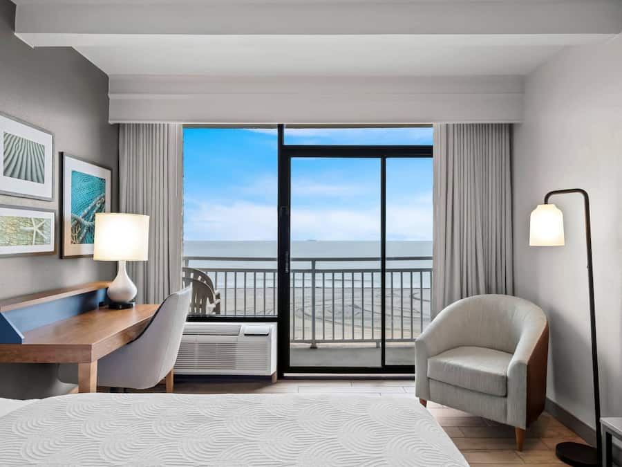 Room, 2 Queen Beds, Oceanfront (NonSmoking )
