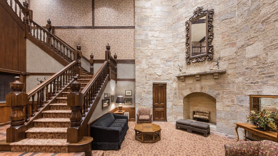 Holiday Inn St. Louis West Six Flags by IHG