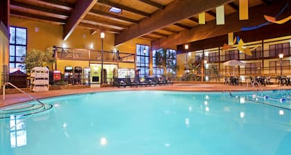 Holiday Inn St. Louis West Six Flags by IHG