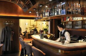 Bar (in der Unterkunft)