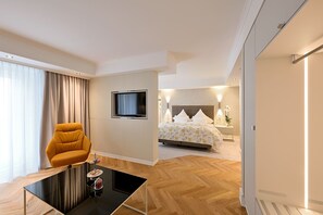 Junior Suite Double Room | Hypo-allergenic bedding, minibar, in-room safe, desk