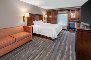 Desk, laptop workspace, blackout curtains, iron/ironing board - Hampton Inn Nashville/Vanderbilt (Nashville)