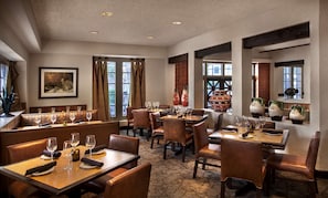 Lunch and dinner served  - Embassy Suites by Hilton Phoenix Tempe (Tempe)