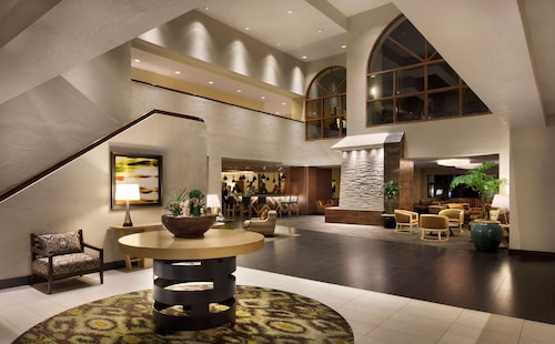 Embassy Suites by Hilton Phoenix Tempe