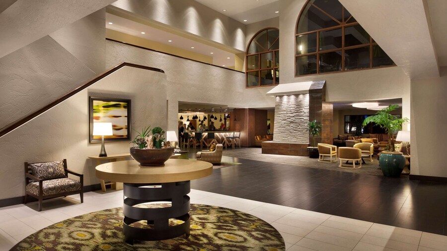 Embassy Suites by Hilton Phoenix Tempe