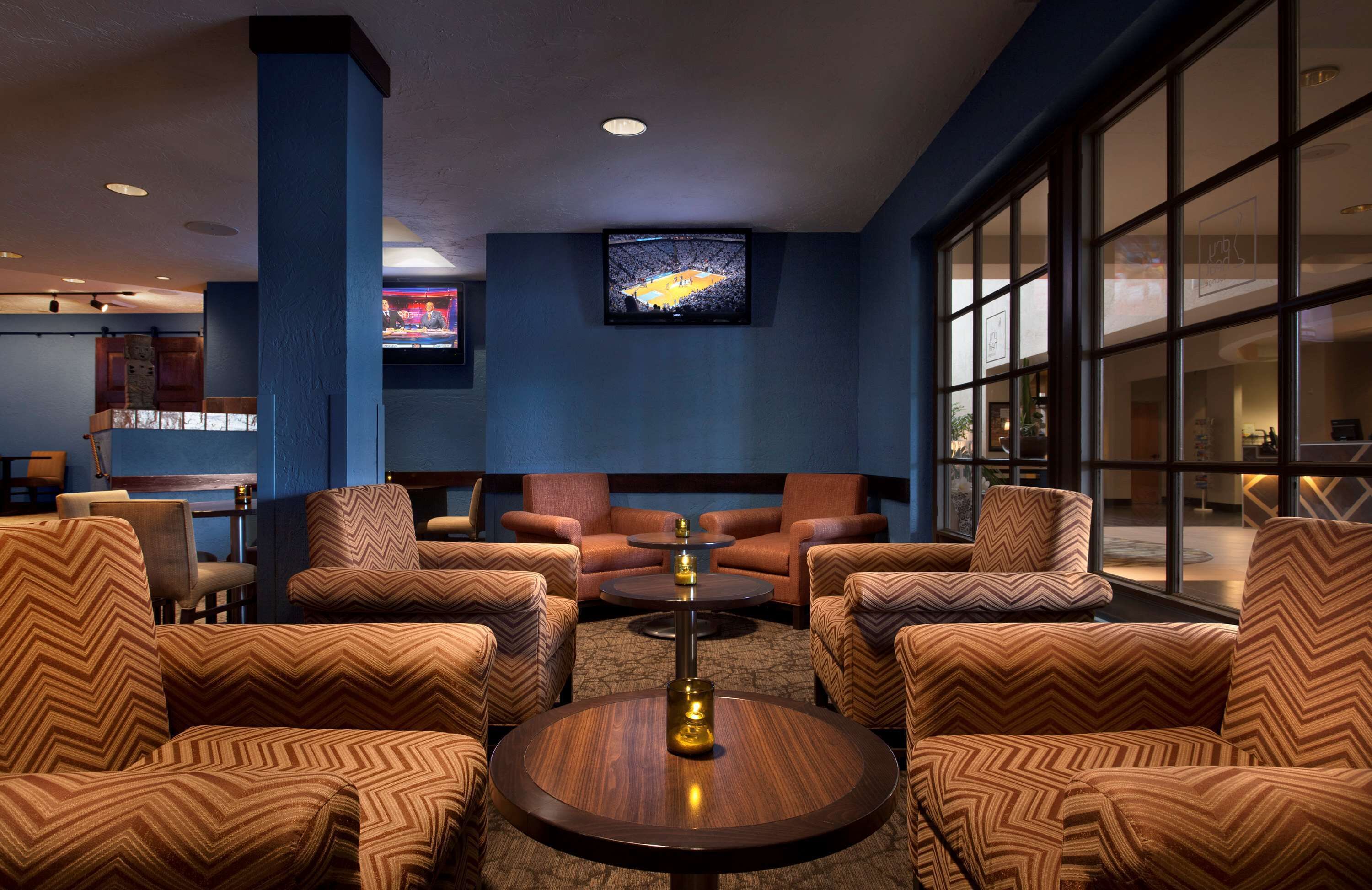 lunch, dinner served; american cuisine, pool views