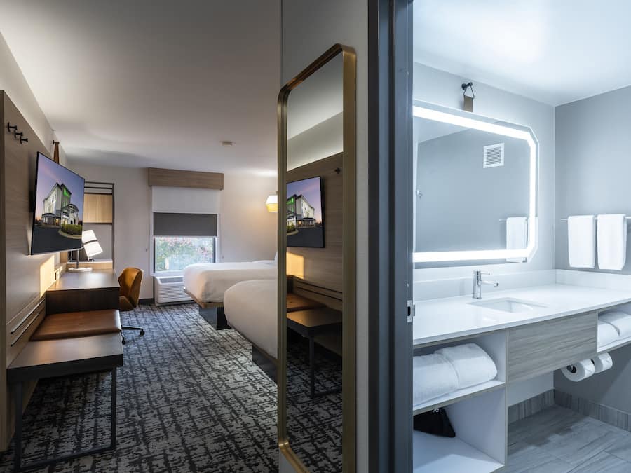 Caja de seguridad en la habitación y cortinas blackout