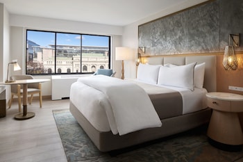1 bedroom, Egyptian cotton sheets, premium bedding, pillowtop beds at The Westin DC Downtown