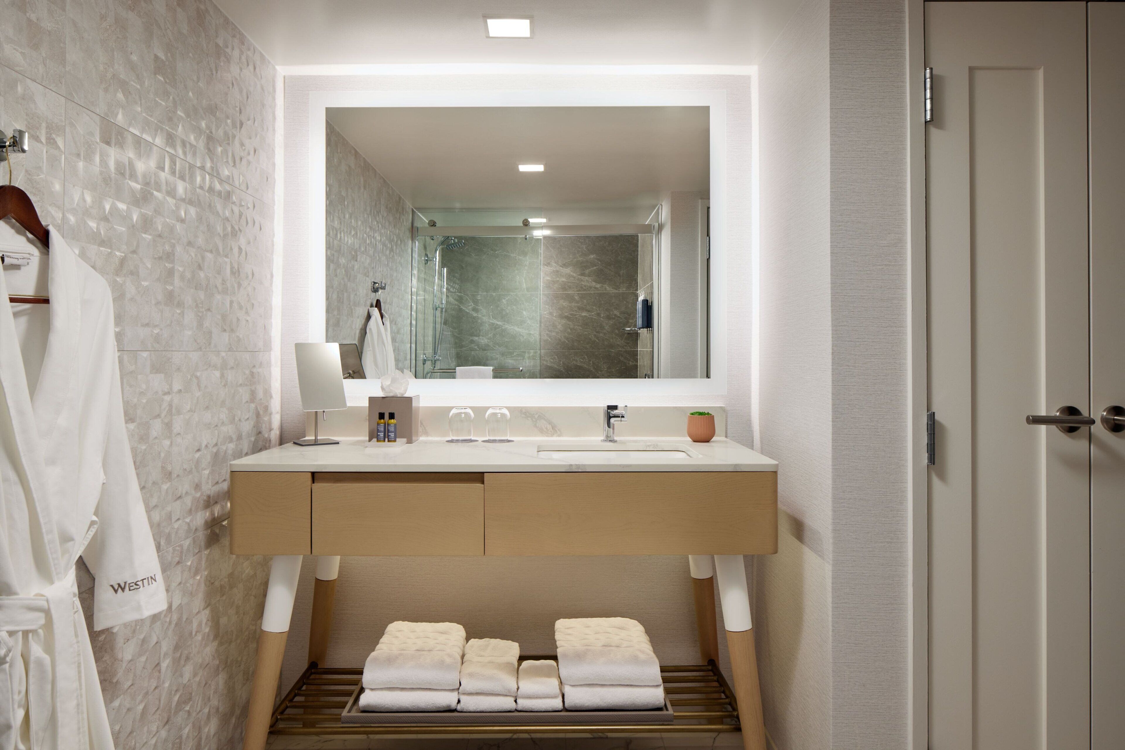 presidential suite, 1 bedroom, non smoking | bathroom | combined shower/bathtub, designer toiletries, hair dryer, towels