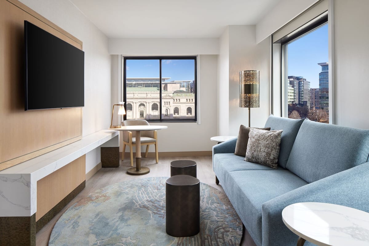 Suite « Premier », 1 très grand lit, non-fumeurs | 1 chambre, draps en coton égyptien, literie de qualité supérieure