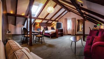 Surmatelas, bureau, rideaux occultants, Wi-Fi gratuit