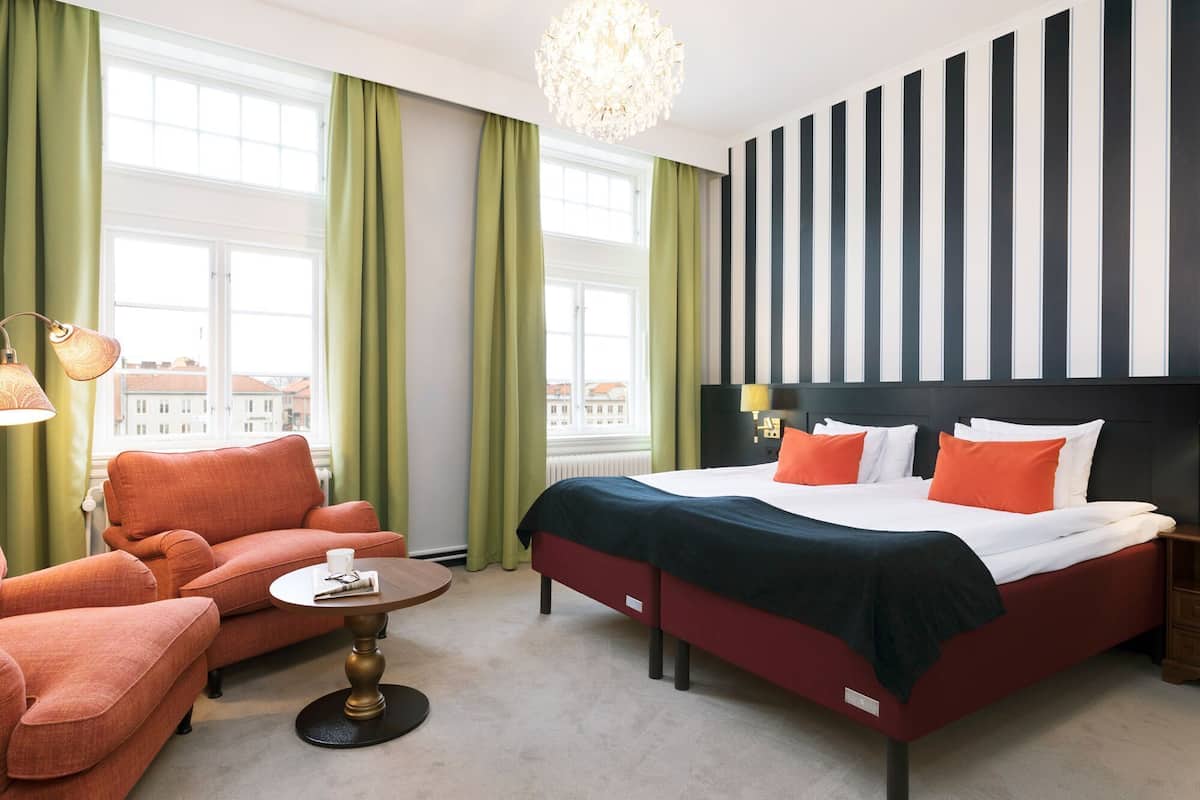 Surmatelas, bureau, rideaux occultants, Wi-Fi gratuit