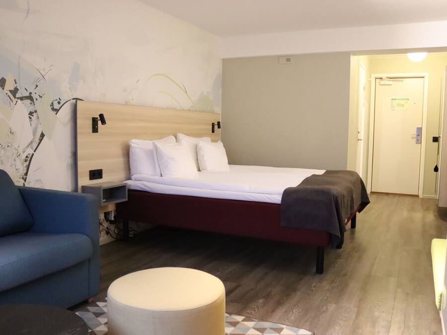 Superior Room (Four)