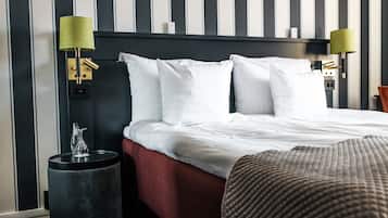 Classic-rum (Bed 140 cm) | 1 sovrum, bÀddmadrasser, skrivbord och mörklÀggningsgardiner