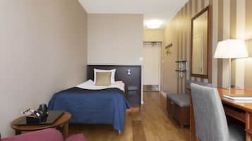 Classic Single Room | Pillowtop beds, desk, blackout drapes, free WiFi