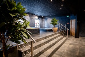 Sauna, Whirlpool, Dampfbad, Körperbehandlungen, Gesichtsbehandlungen