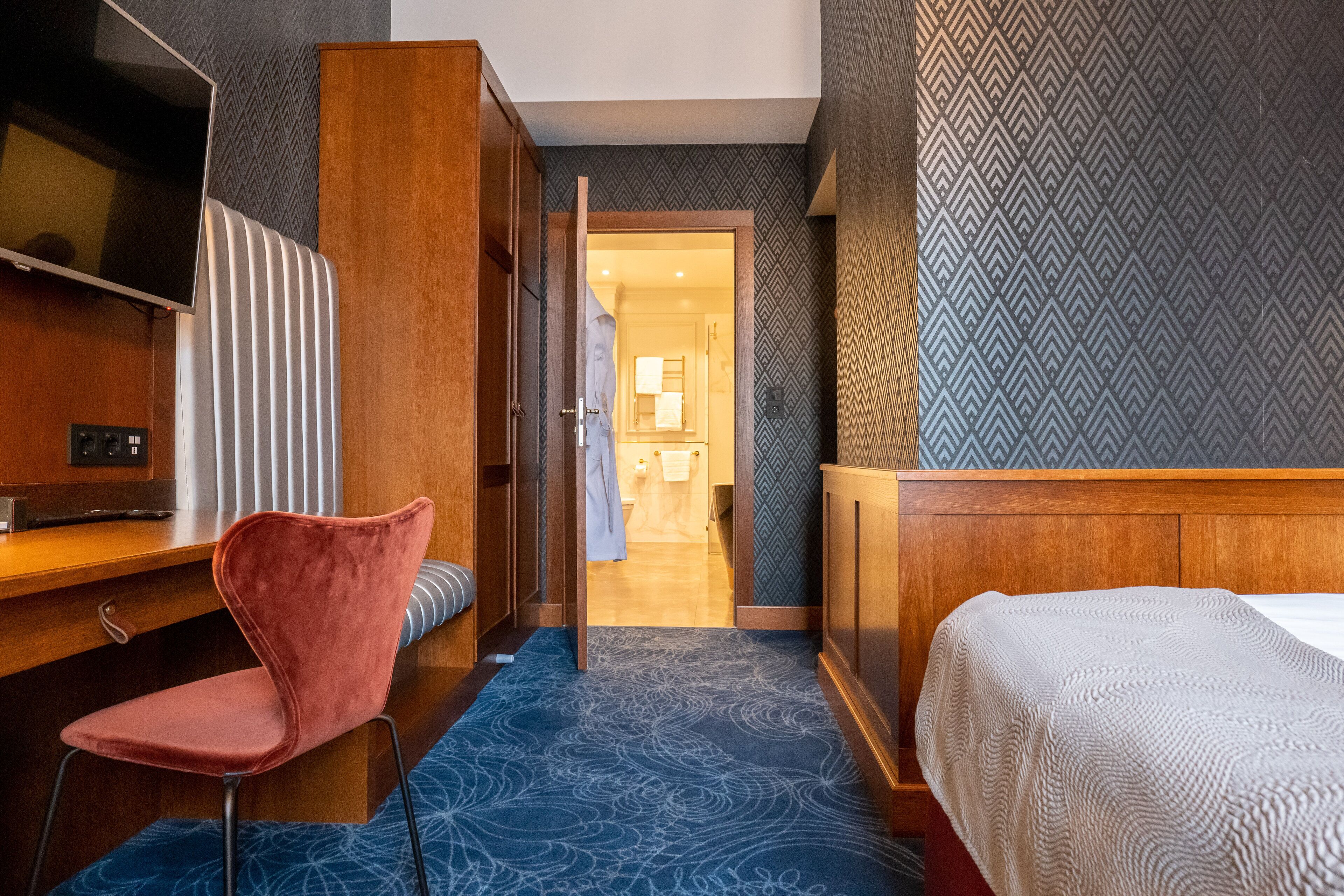 suite | 1 bedroom, pillow-top beds, desk, blackout curtains