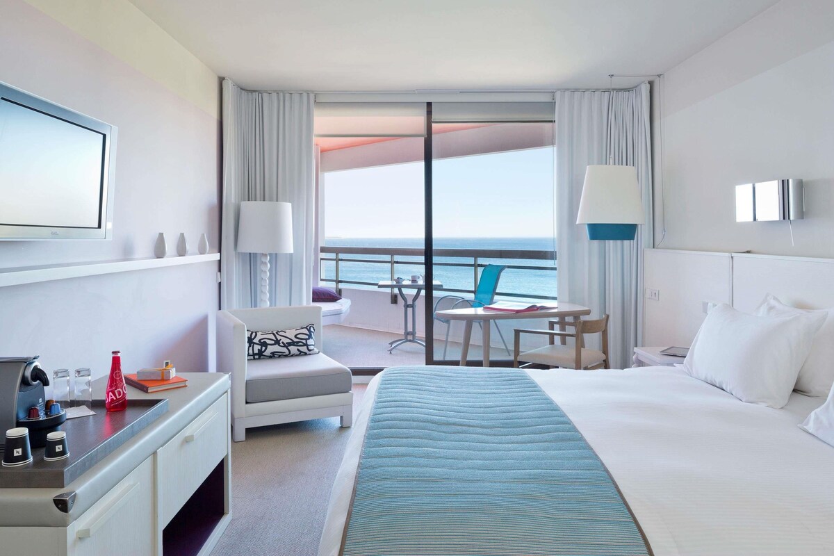 Deluxe Room, 1 King Bed, Terrace, Sea View | Premium bedding, pillow-top beds, in-room safe, desk