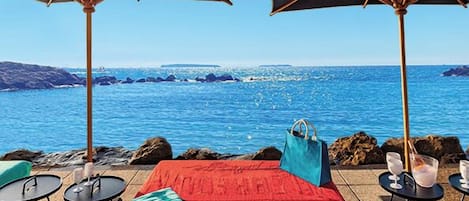 Private beach, sun loungers, beach umbrellas, beach towels